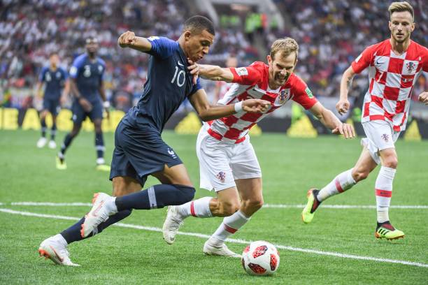 連續進行四 連續進行四